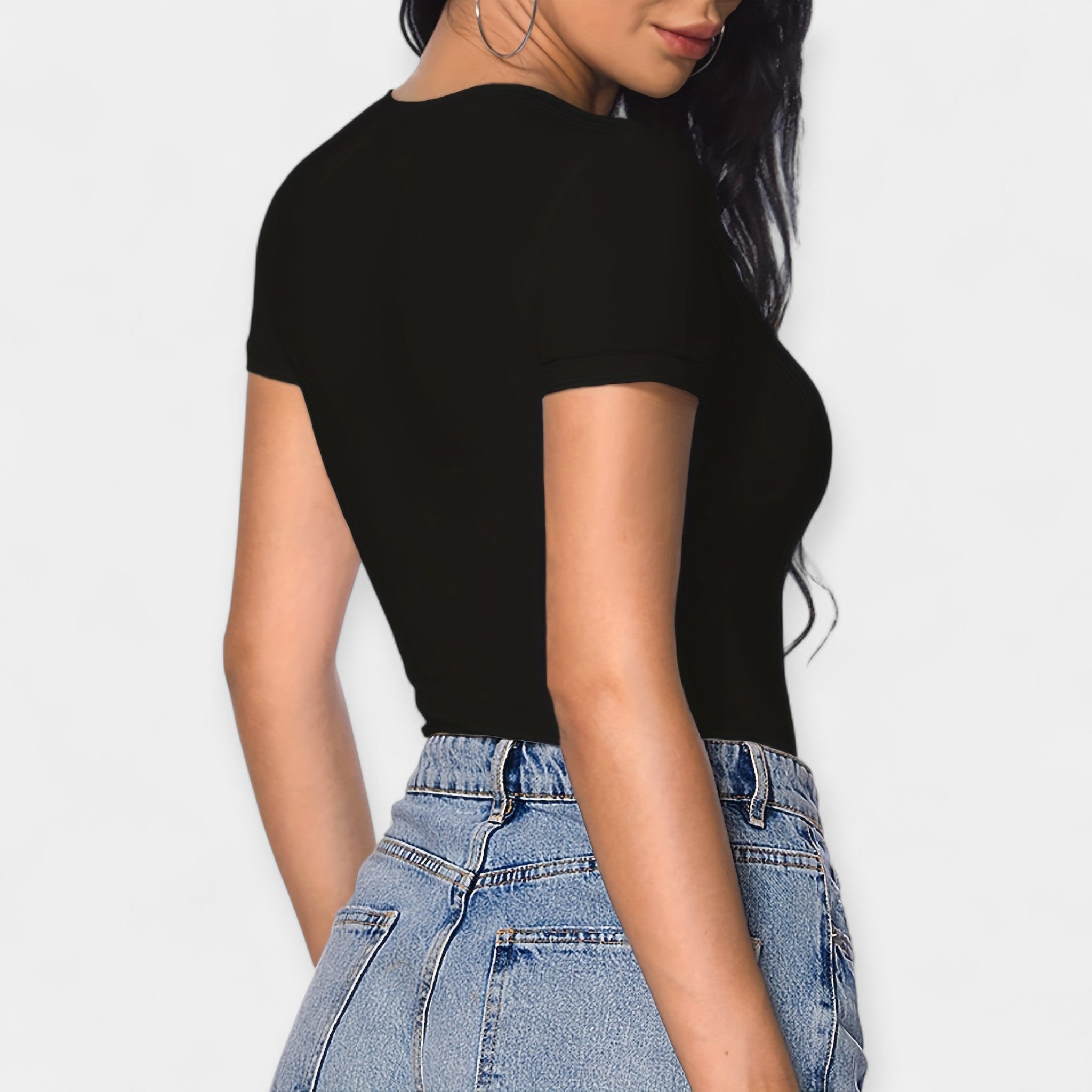 Letnie body w kształcie V